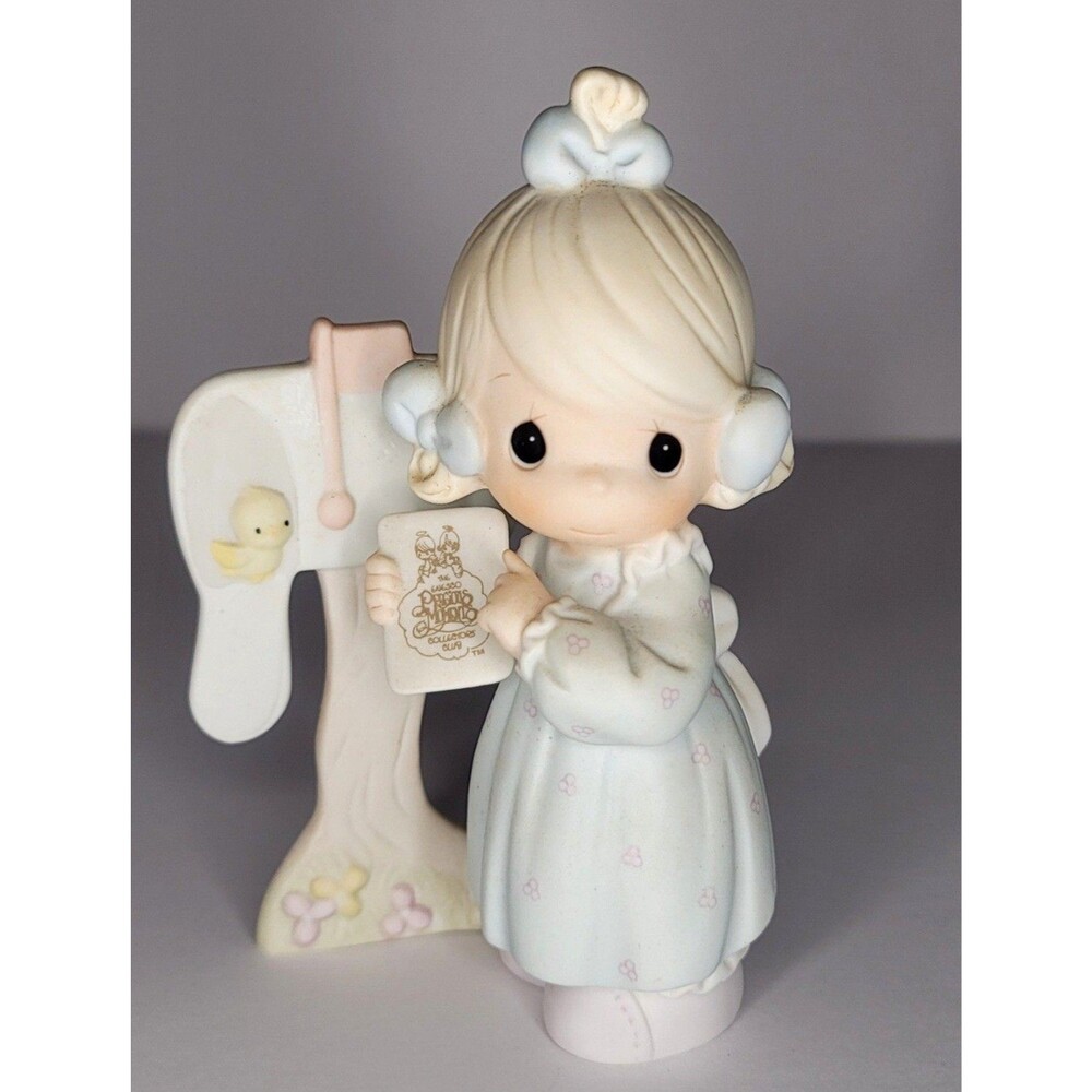 Precious Moments C0011 Sharing the Good News Together 5.2" Collector's Club - Picture 1 of 6